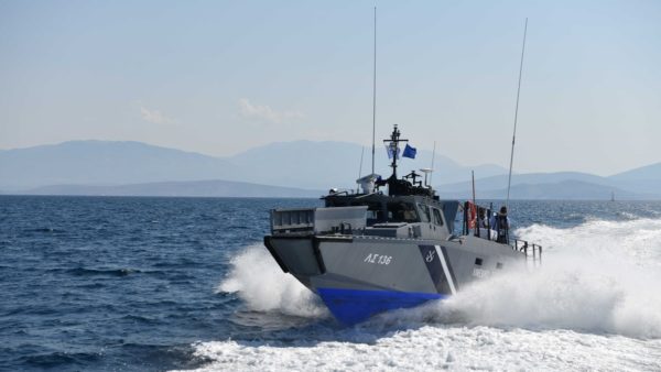 Με βιτρίνα πάρτι σε πολυτελές γιοτ μετέφερε μετανάστες ο Σύρος διακινητής που συνελήφθη