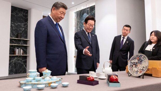 Σι Τζινπίνγκ: Έγινε πρωτοσέλιδο επειδή αστειεύτηκε – Το viral χωρατό του για την κινεζική κατασκοπεία [βίντεο]