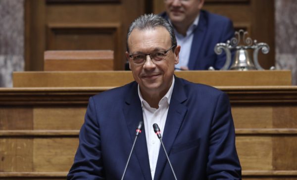 Σ. Φάμελλος: Ελπιδοφόρο αποτέλεσμα που ξεπερνά τα όρια των ΗΠΑ η νίκη Μαμντάνι