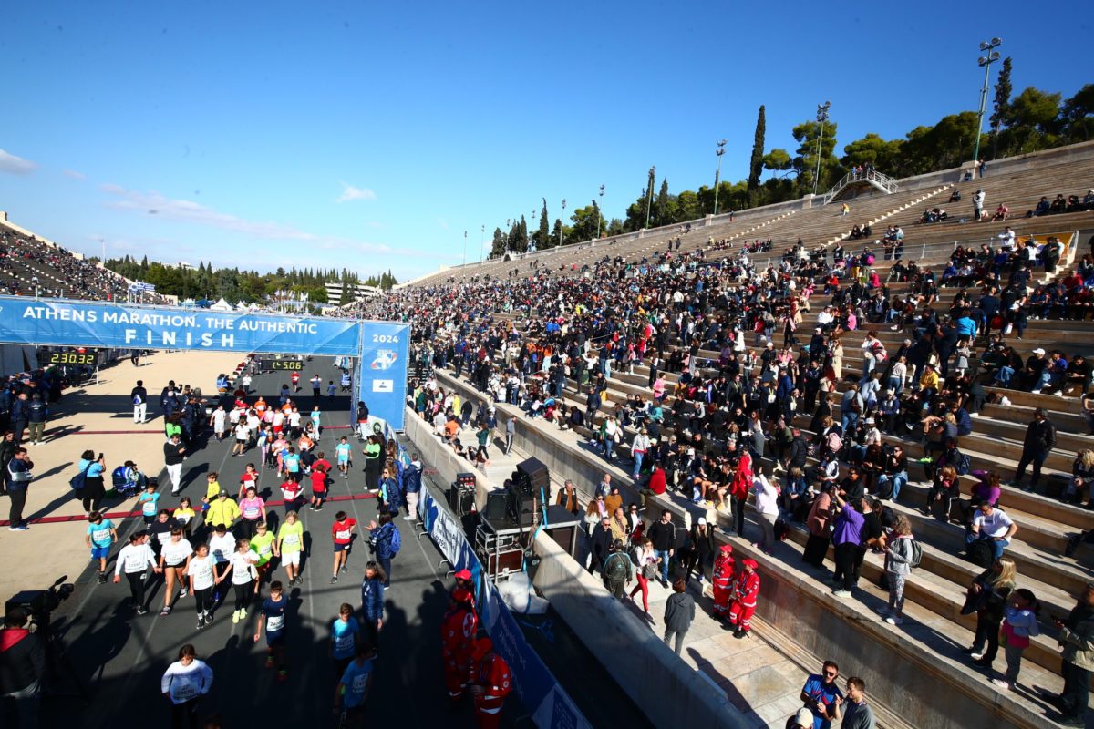 Kυκλοφοριακές ρυθμίσεις για τον 42ο Αυθεντικό Μαραθώνιο Αθηνών – Τα τηλέφωνα που μπορούν να καλούν οι πολίτες για πληροφορίες