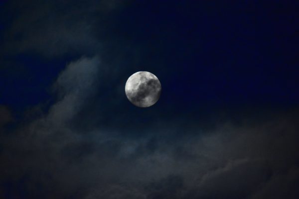 Πανσέληνος Νοεμβρίου 2025: Η πιο φωτεινή υπερπανσέληνος των τελευταίων έξι χρόνων στον ουρανό