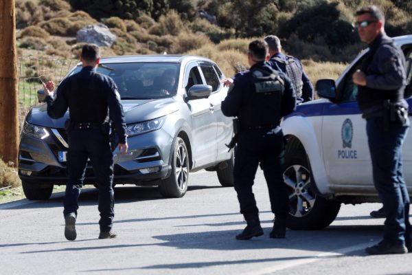 Βορίζια: Τη Δευτέρα απολογούνται τα τρία αδέλφια – Εξαφανισμένα το όπλα της αιματηρής συμπλοκής