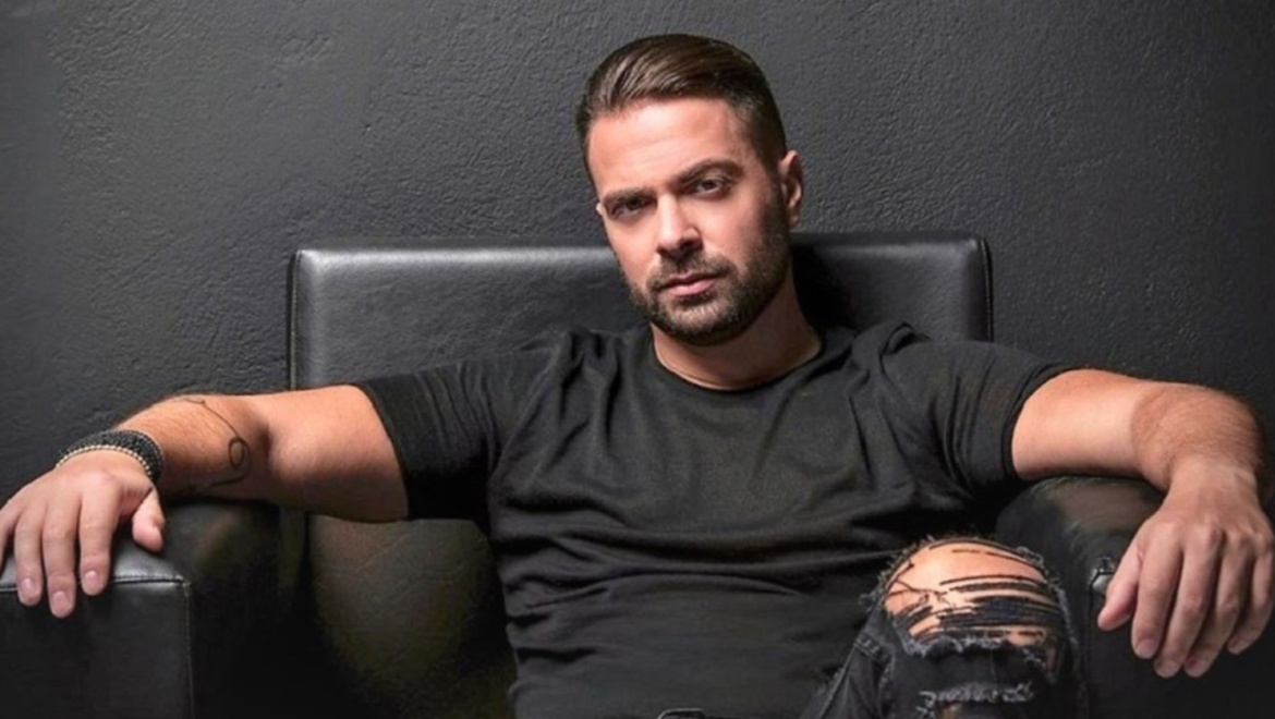 Ηλίας Βρεττός: Συγκλονίζει για το σοβαρό τροχαίο του – «Έχω μέσα μου μέταλλα, σίδερα, βίδες, πλέγματα και τεράστιες πληγές»