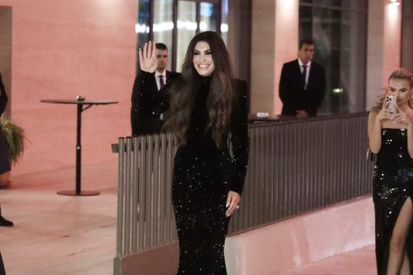 Fancy James: Ο στυλίστας της Κίμπερλι Γκιλφόιλ αποκαλύπτει – «Η αγαπημένη της Ελληνίδα designer είναι η Celia Kritharioti»