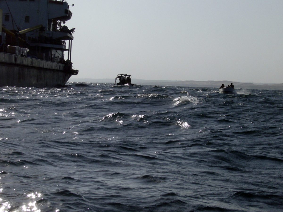 Ρεσάλτο πειρατών σε δεξαμενόπλοιο ελληνικών συμφερόντων στα ανοικτά της Σομαλίας – Πέντε Έλληνες στο πλήρωμα