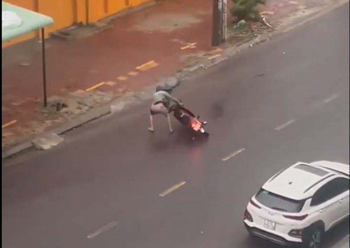 Βιετνάμ: Ο τυφώνας Καλμάγκι στοίχισε τη ζωή σε πέντε ανθρώπους – Έφτασαν συνολικά τα 188 τα θύματα μετά το πέρασμα και από τις Φιλιππίνες