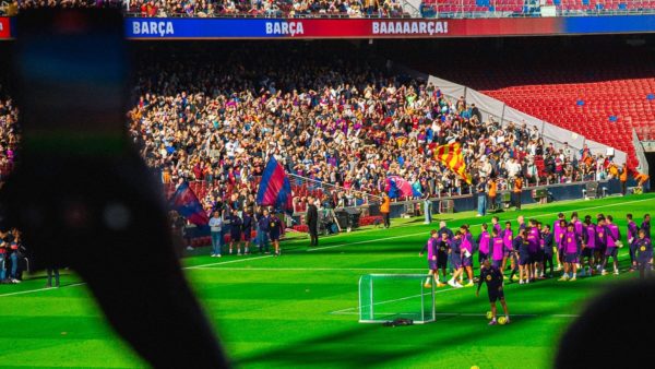 Η Μπαρτσελόνα επέστρεψε στο “Camp Nou” μετά από 2,5 χρόνια