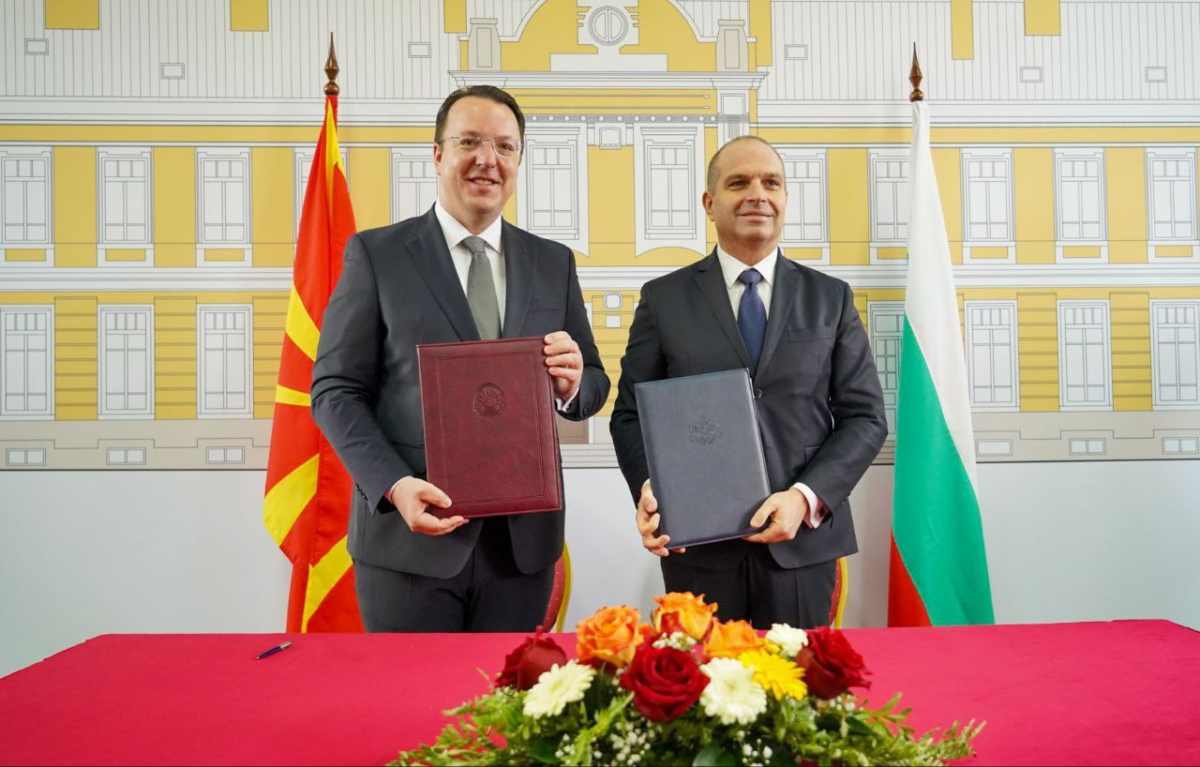 Η Βουλγαρία και η Βόρεια Μακεδονία υπέγραψαν συμφωνία για την κατασκευή σιδηροδρομικής σήραγγας, η οποία καθυστερεί 100 χρόνια