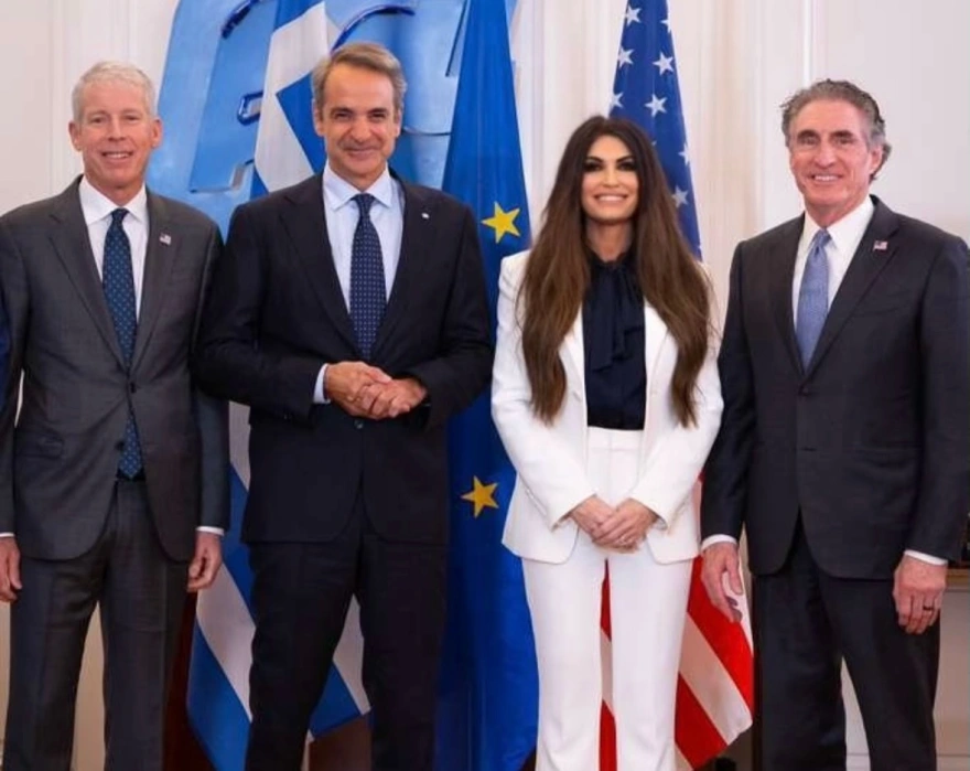 «Λαμπρό το μέλλον για ΗΠΑ και Ελλάδα» – Η ανάρτηση της Κίμπερλι Γκιλφόιλ για τις ενεργειακές συμφωνίες