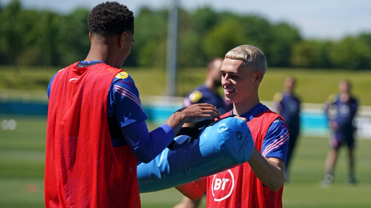 Με Μπέλιγχαμ και Φόντεν οι επιλογές του Τούχελ