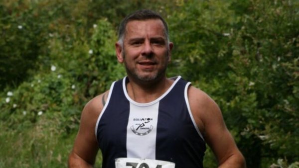 42ος ΑΜΑ: Ο Στίβεν Κέλι θα γιορτάσει τους 100 μαραθωνίους του στην Αθήνα