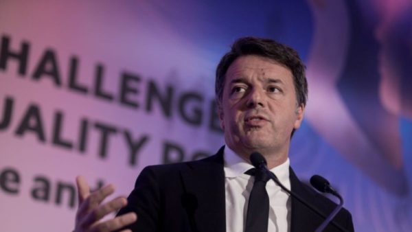 42ος ΑΜΑ: Ο πρώην πρωθυπουργός της Ιταλίας, Ματέο Ρέντσι στην εκκίνηση του Μαραθωνίου