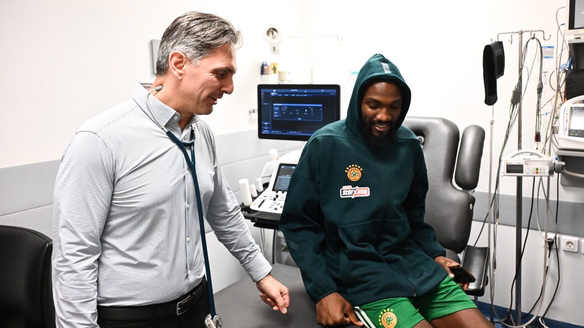 Οι ιατρικές εξετάσεις του Κένεθ Φαρίντ μετά την άφιξή του στην Αθήνα