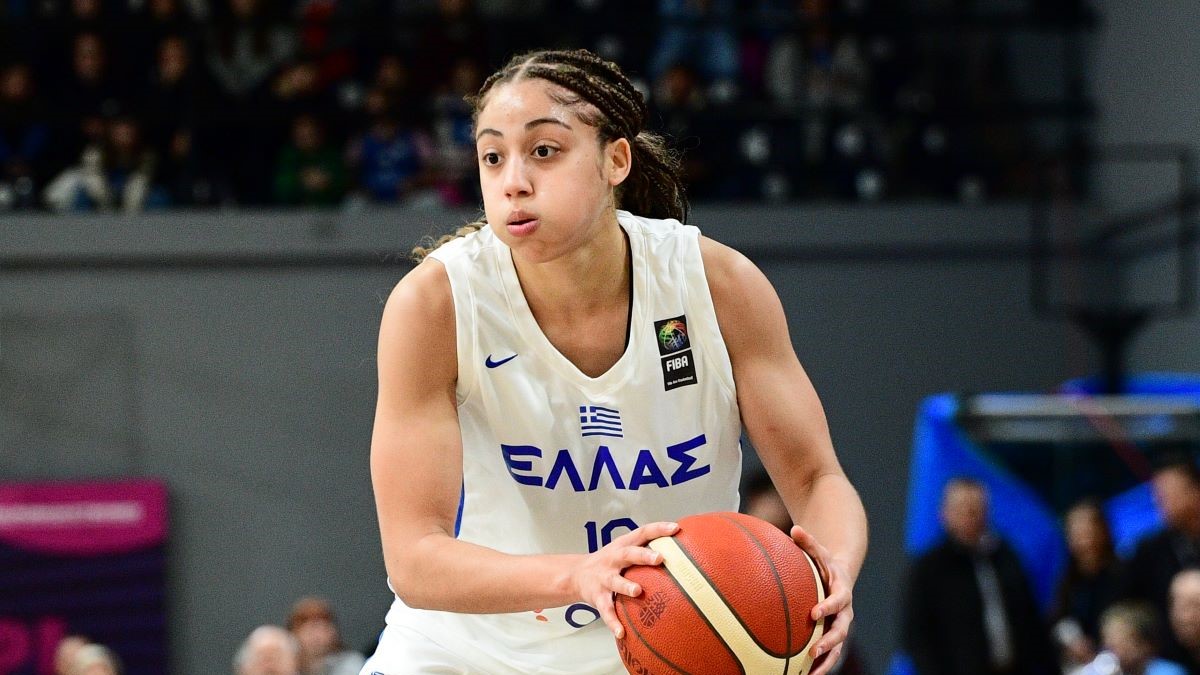 Τσινέκε: «Η Εθνική είναι οικογένεια, το “μαζί” είναι το σύνθημα της ομάδας»