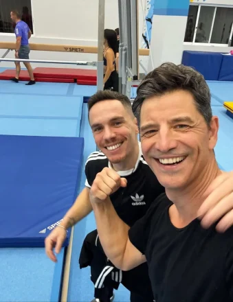 Σάκης Ρουβάς: Έκανε προπόνηση με τον Λευτέρη Πετρούνια και… «έβαλε κάτω» τους 20ρηδες – Βίντεο