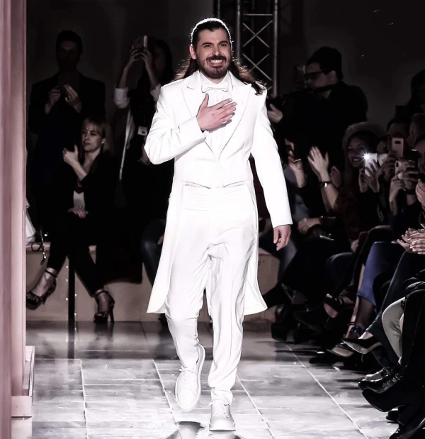 Ερωτόκριτος Κυμιωνής: Θα παρουσιάσει τις νέες του δημιουργίες στην Bridal Fashion Week στο Ζάππειο Μέγαρο