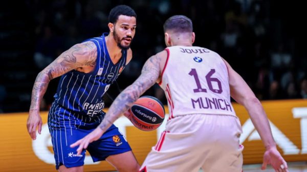 Επέστρεψε στις νίκες, αλλά ανησυχεί για Λάρκιν η Εφές