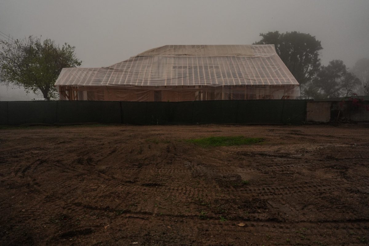 ΗΠΑ: Μια πυρκαγιά και σφοδρές καταιγίδες απειλούν την Καλιφόρνια