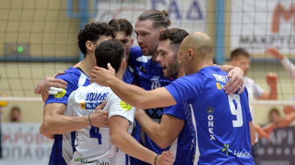 Σαρωτικός ο Φοίνικας με πολλούς πρωταγωνιστές