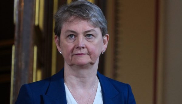 Το Λονδίνο στηρίζει το σχέδιο Τραμπ για τη Γάζα – Παρέμβαση Κούπερ στη Βουλή και συντονισμός με το Κάιρο