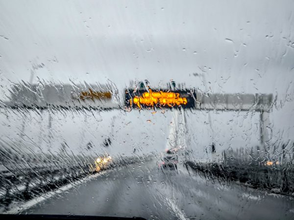 Καιρός: Ισχυρές βροχές και καταιγίδες σήμερα Τετάρτη (19/11) – Ποιες περιοχές θα πλήξουν