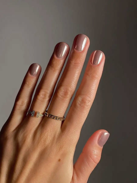 Winter Nails 2025: Οι 7 αποχρώσεις που θα βλέπεις παντού
