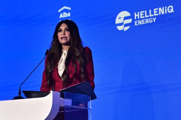 Κινεζική πρεσβεία κατά Κίμπερλι Γκίλφοϊλ για το λιμάνι του Πειραιά