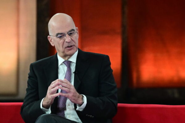 Με διαπρεπείς Έλληνες καθηγητές κορυφαίων αμερικανικών πανεπιστημίων συναντήθηκε ο Ν. Δένδιας