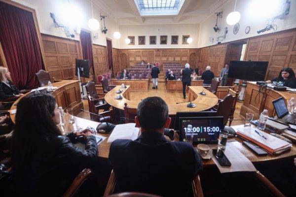 ΟΠΕΚΕΠΕ: Επεισοδιακή η χθεσινή συνεδρίαση της Εξεταστικής – Άγριος καβγάς Λαζαρίδη με τον μάρτυρα Τζεδάκη, καταγγελίες ΠΑΣΟΚ