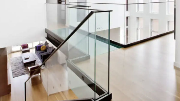 Δάπεδα από γυαλί: Η πιο φωτεινή επιλογή που μπορείς να κάνεις στο σπίτι σου