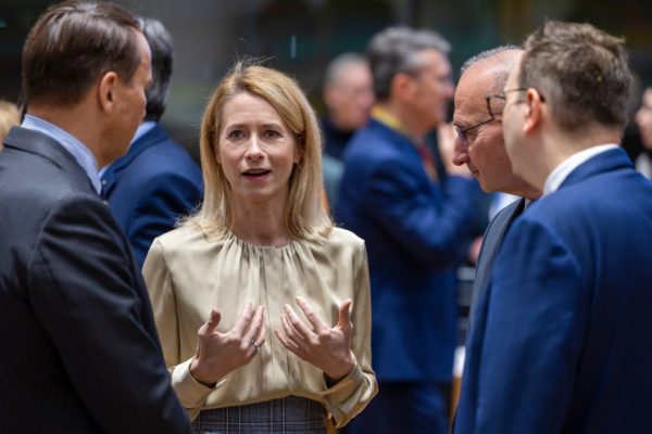 Βρυξέλλες – Συμβούλιο Εξωτ. Υποθέσεων: Πίεση στη Ρωσία, κυρώσεις στον υπαρχηγό του RSF στο Σουδάν