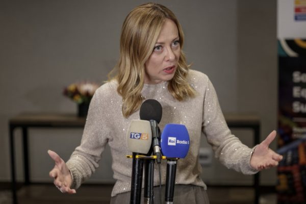 Μελόνι: «Με ενδιαφέρει περισσότερο σε ποιό ειρηνευτικό σχέδιο για την Ουκρανία θα φτάσουμε και λιγότερο ποιος το έγραψε»