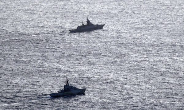 Το Πολεμικό Ναυτικό της Βρετανίας αναχαίτισε δύο ρωσικά πλοία που κινούνταν στα χωρικά της ύδατα