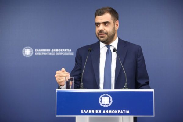 Π. Μαρινάκης για βιβλίο Τσίπρα: «Δεν υπάρχει μια συγγνώμη σε πάνω από 700 σελίδες- Μεγάλη αλαζονεία»