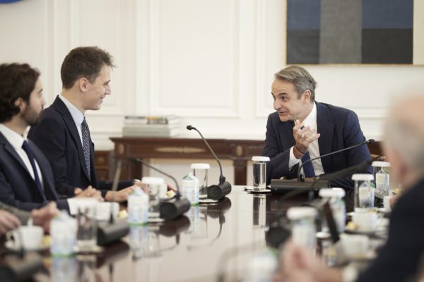 Συνάντηση Κυριάκου Μητσοτάκη με τον CEO της Mistral AI – Τα θέματα που συζήτησαν