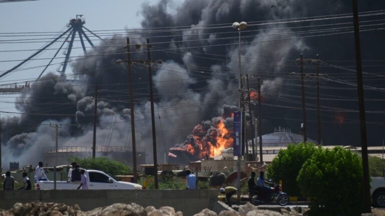 Σουδάν: Η Διεθνής Αμνηστία κατηγορεί τους παραστρατιωτικούς για εγκλήματα πολέμου