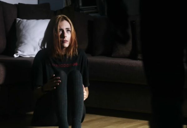 Μαρτυρία που κόβει την ανάσα στο ΕΡΤnews: «Η κακοποίηση σε εγκλωβίζει στον εαυτό σου – Δεν ξέρω τι σημαίνει αγάπη»