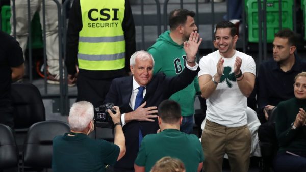 Αποθέωση για τον Ομπράντοβιτς από τον κόσμο του Παναθηναϊκού (vid)