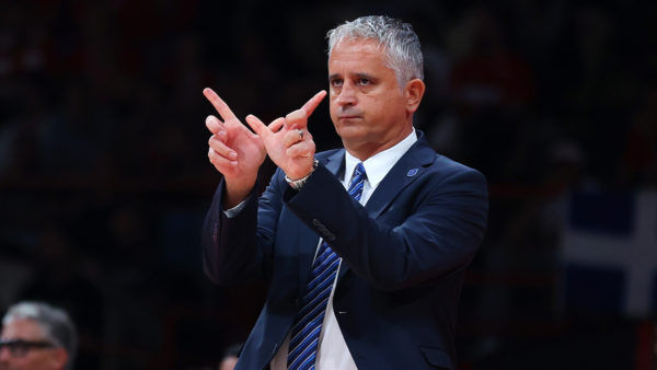 Η Εφές απέλυσε τον Κοκόσκοφ