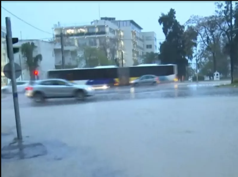 Kαιρός: Τα νέα στοιχεία του Δελτίου Επικίνδυνων Φαινομένων της ΕΜΥ – Μέχρι και τις μεσημβρινές ώρες ισχυρά φαινόμενα στην Αττική