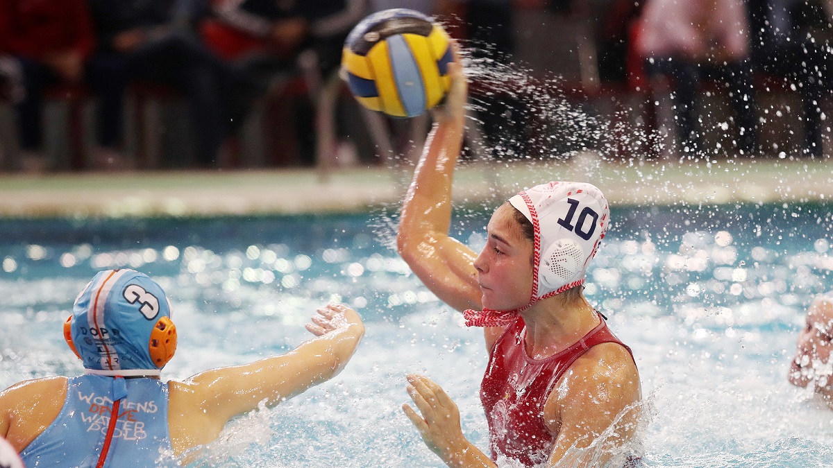 Ασταμάτητος ο Ολυμπιακός, “διέλυσε” την Ντουναϊσβάρος