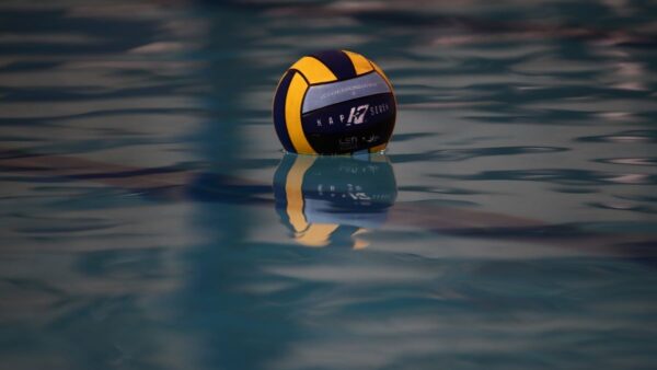 Νίκη στα… χαρτιά για τη Βουλιαγμένη