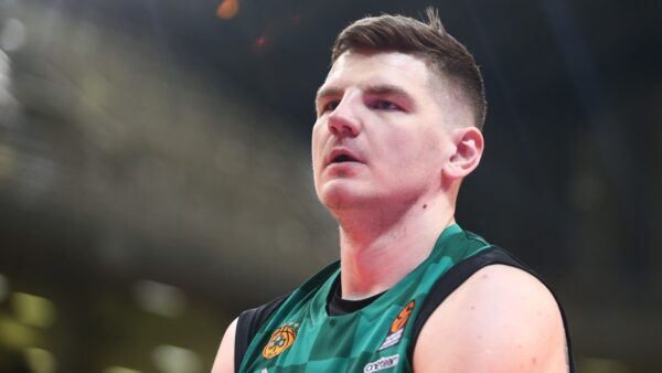 Προβάρει τα “ασπρόμαυρα” ο Γκουντάιτις