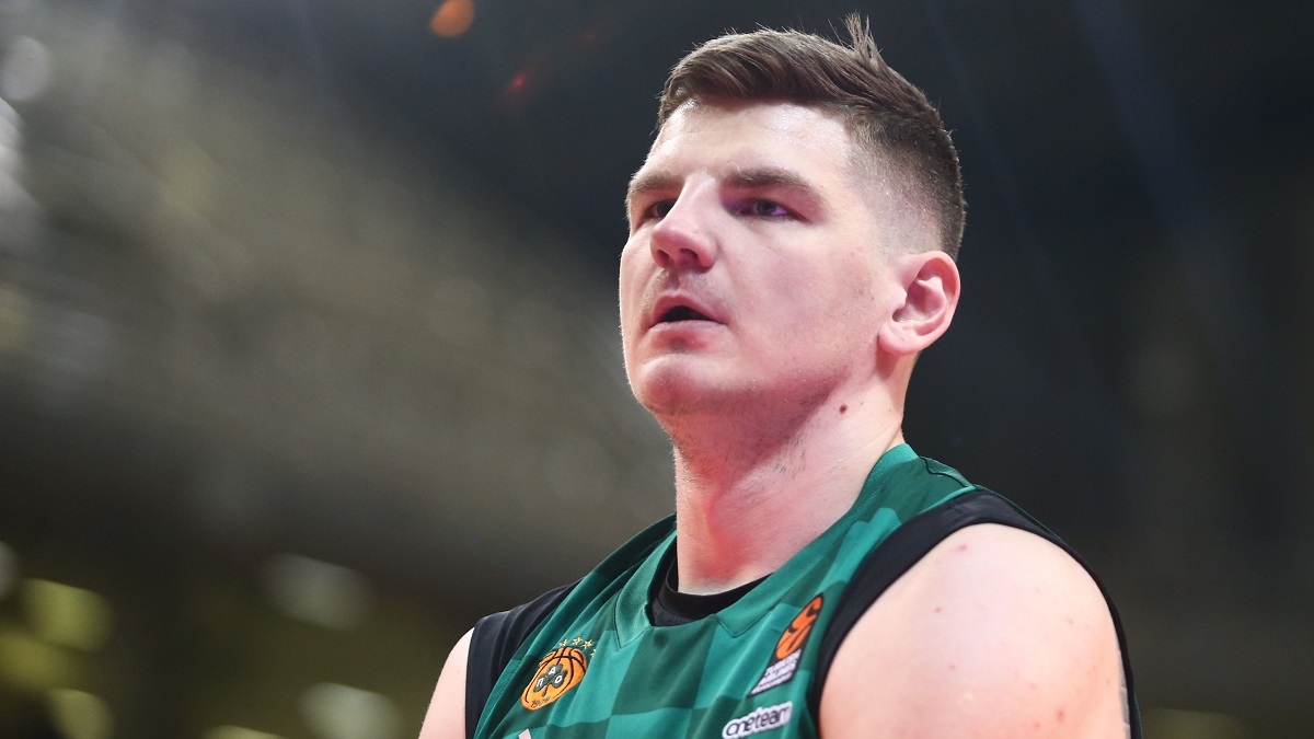 Προβάρει τα “ασπρόμαυρα” ο Γκουντάιτις