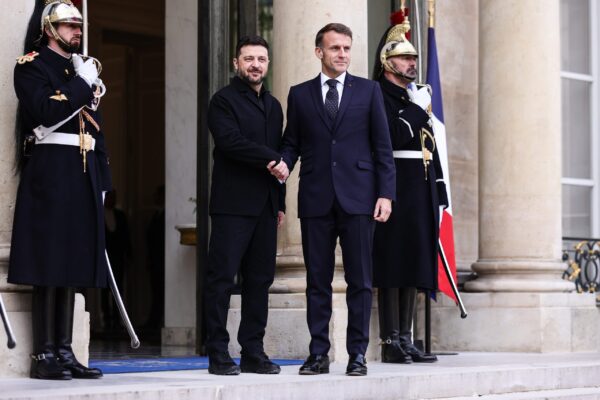 Συνάντηση Μακρόν – Ζελένσκι: Η ειρήνη στην Ουκρανία πρέπει να είναι διαρκής – Μιλήσαμε με τον ειδικό απεσταλμένο Γουίτκοφ