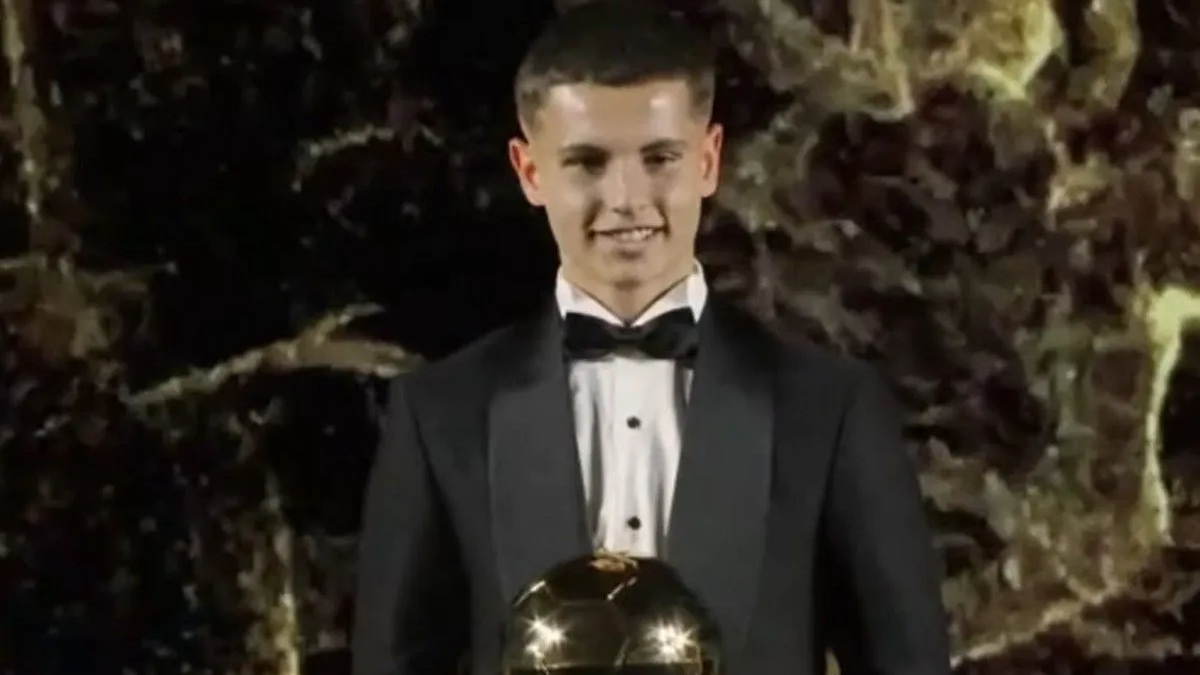 Ο Μουζακίτης παρέλαβε το βραβείο Golden Boy Web 2025