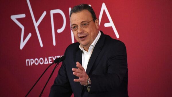 Σ. Φάμελλος: «Η κυβέρνηση λέει ψέματα, δεν είναι πρόβλημα η βιωσιμότητα των καταστημάτων των ΕΛΤΑ»