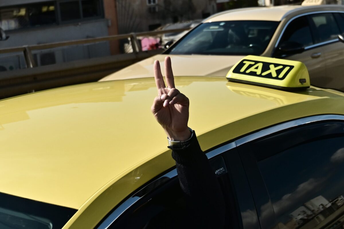 Χωρίς ταξί σήμερα και αύριο η χώρα: Κινητοποίηση οδηγών – Επιδιώκουν συνάντηση με Κυρανάκη