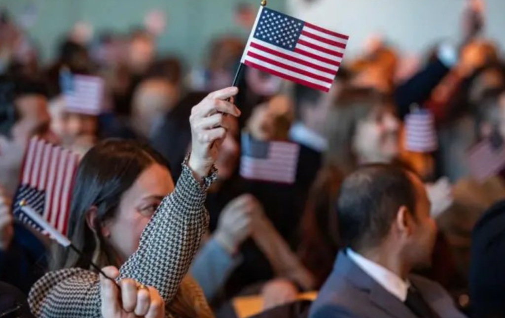 HΠΑ: Διακόπηκαν τα αιτήματα πολιτικογράφησης σε πολίτες 19 χωρών