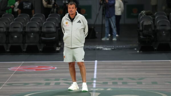 Άταμαν: «Δέκα ημέρες δεν παίξαμε, είναι επικίνδυνο ένα τέτοιο παιχνίδι μετά τη διακοπή»